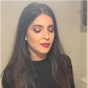 Profesora de idiomas: castellano, inglés y alemán. Cursando la titulación. También apta para otras materias, como matemáticas